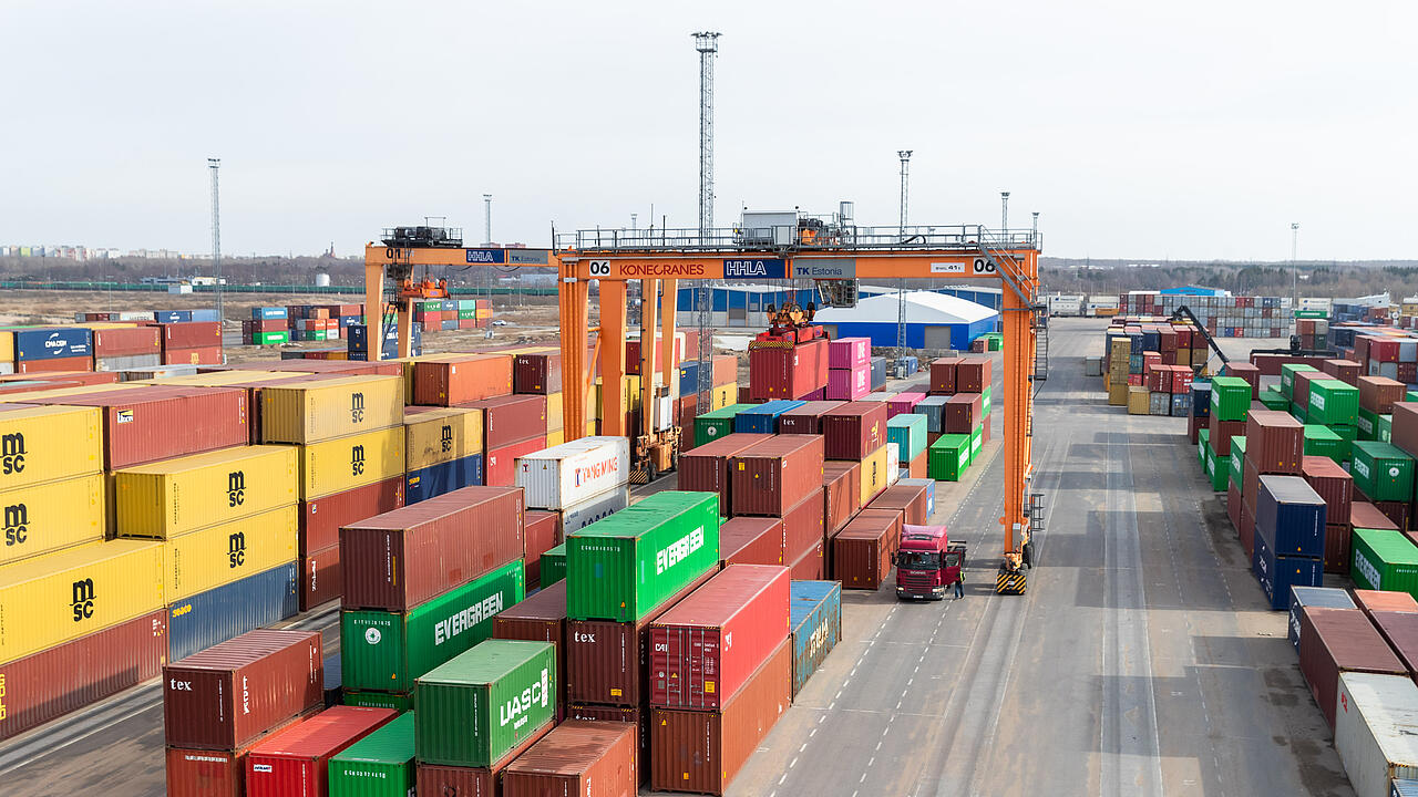 HHLA TK Estonia võtab esimese terminalina Euroopas kasutusele akutoitel RTG-kraanad