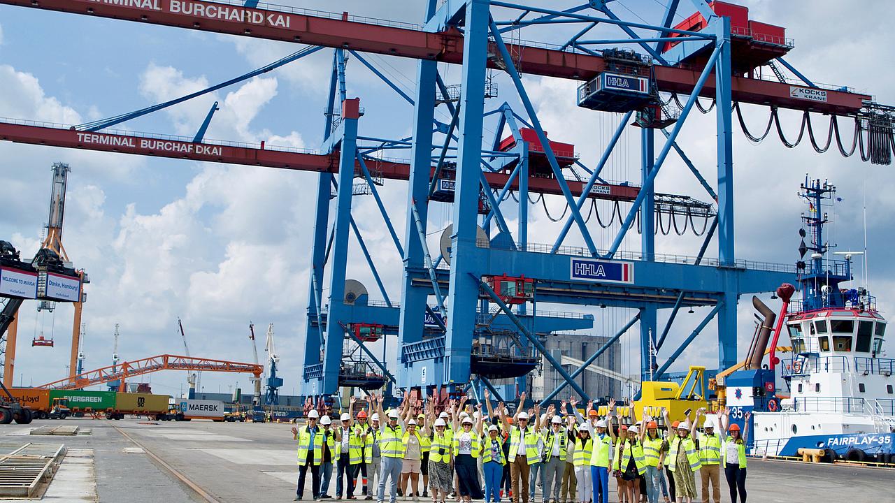 HHLA TK Estonia’s container cranes arrive in Muuga Harbour